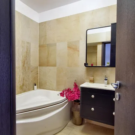 Urban Retreat By Herastrau Park