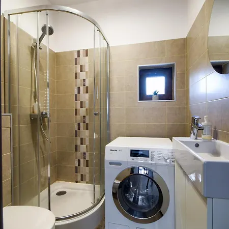 Urban Retreat By Herastrau Park * 부쿠레슈티