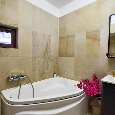 Urban Retreat Near Herastrau - Free Parking Apartment *