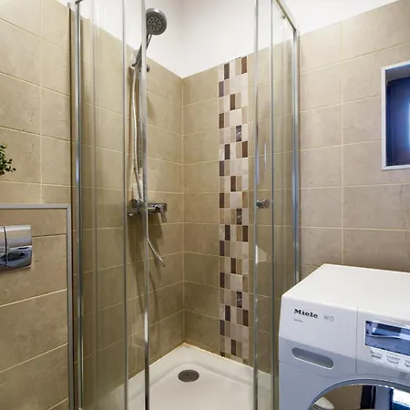 Urban Retreat By Herastrau Park 아파트