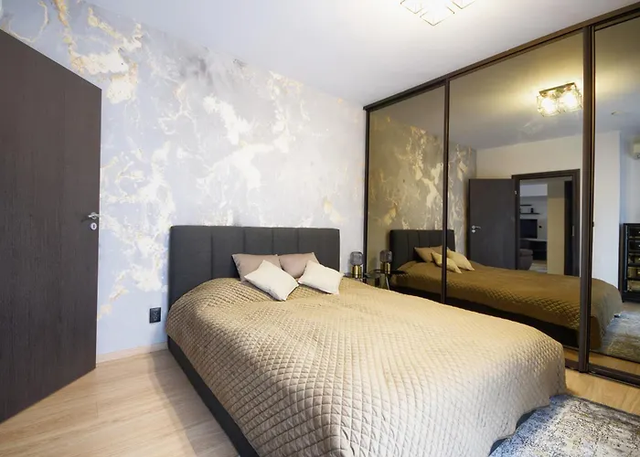 Urban Retreat By Herastrau Park Бухарест