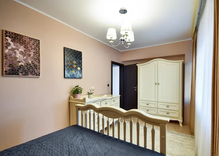 Urban Retreat By Herăstrău Park *