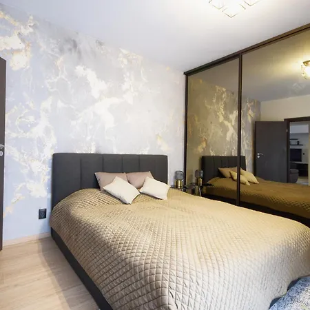 Urban Retreat By Herastrau Park Bucharest